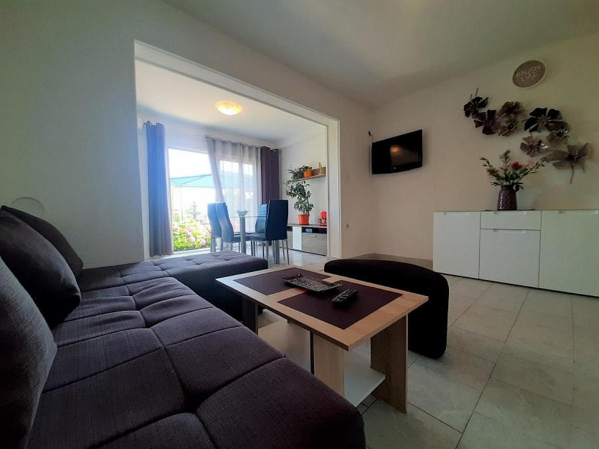 Apartments Nada Krk Town Exterior photo