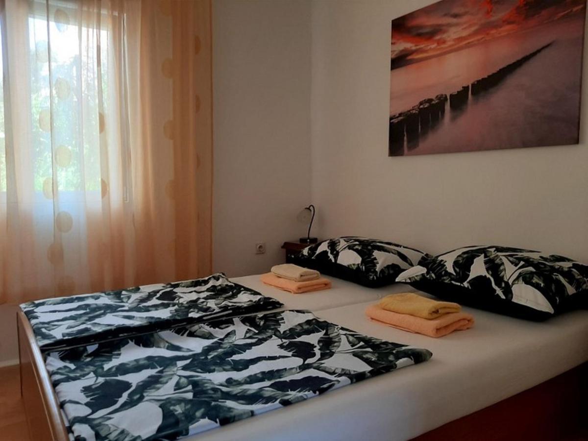 Apartments Nada Krk Town Exterior photo