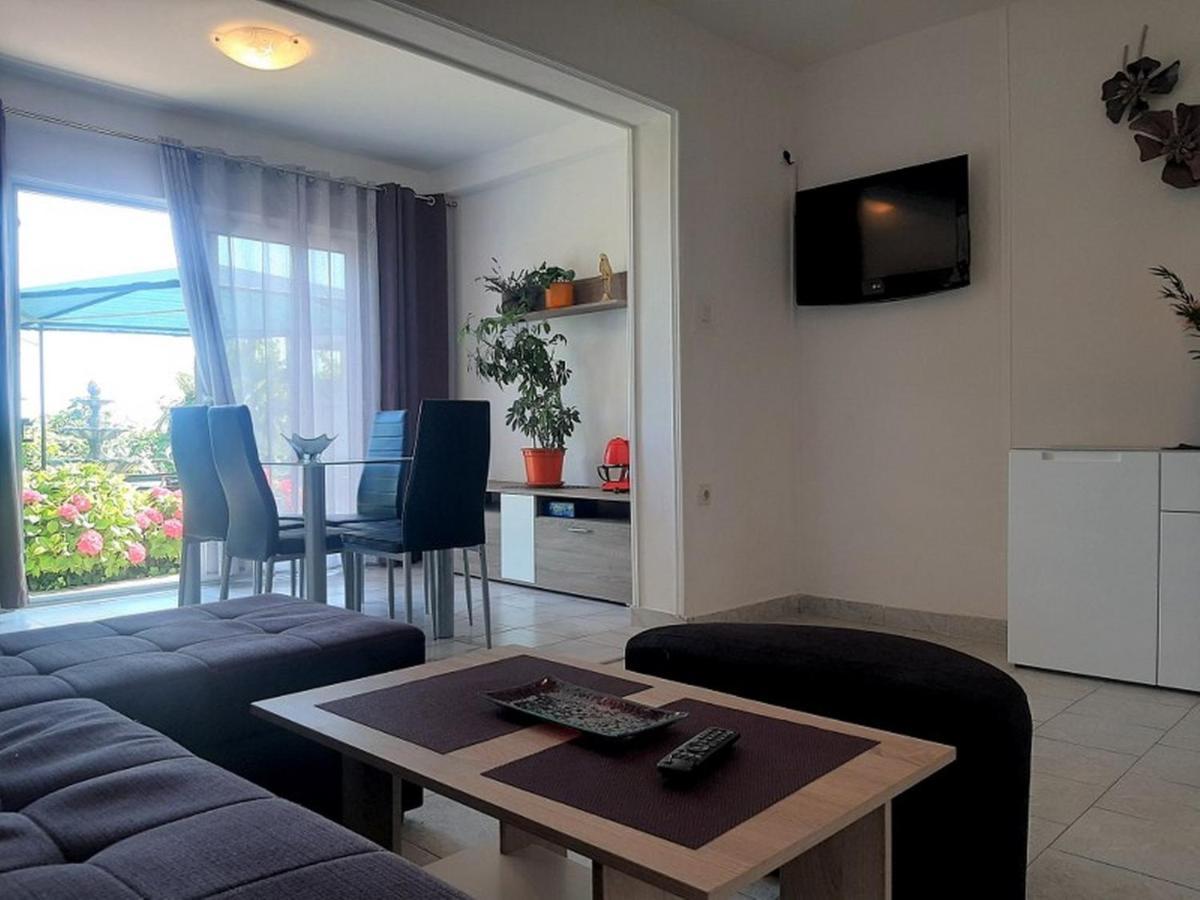Apartments Nada Krk Town Exterior photo