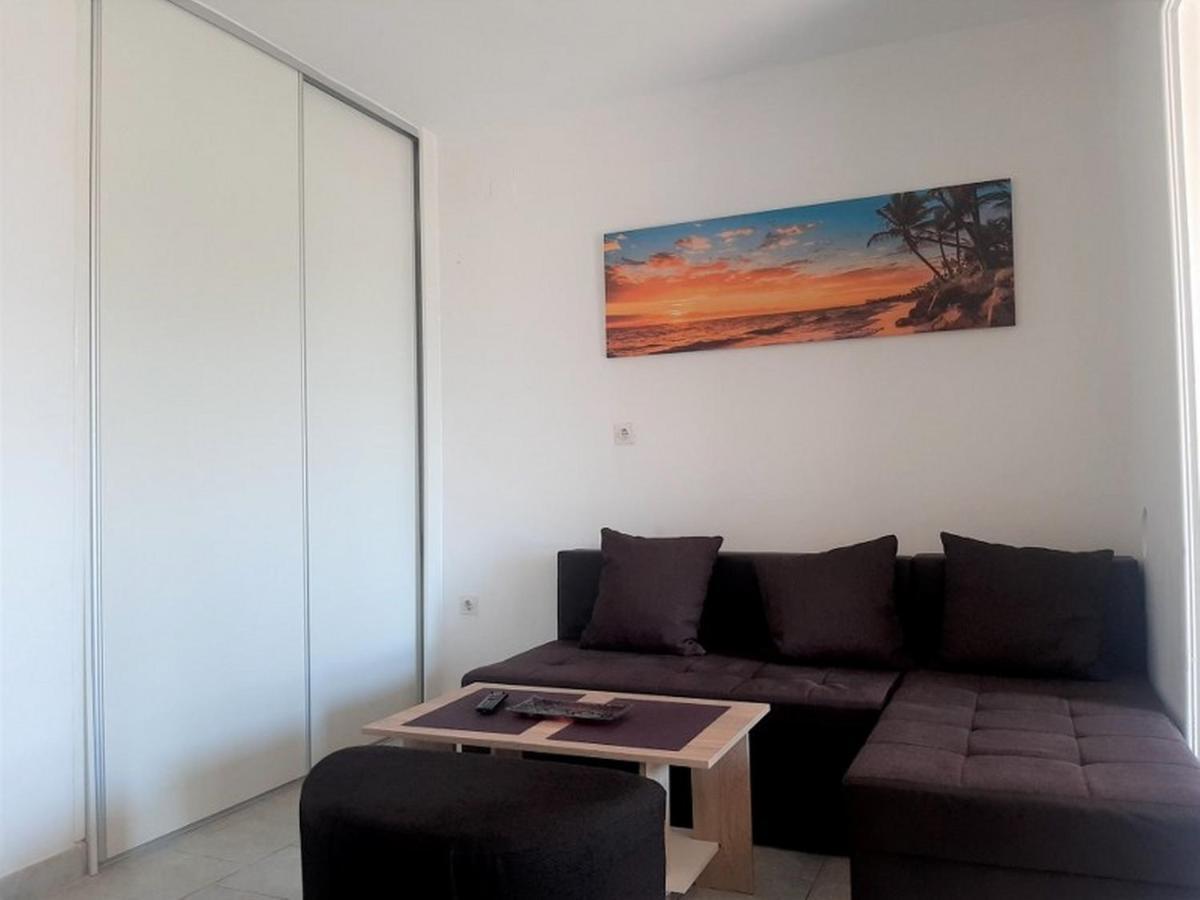 Apartments Nada Krk Town Exterior photo