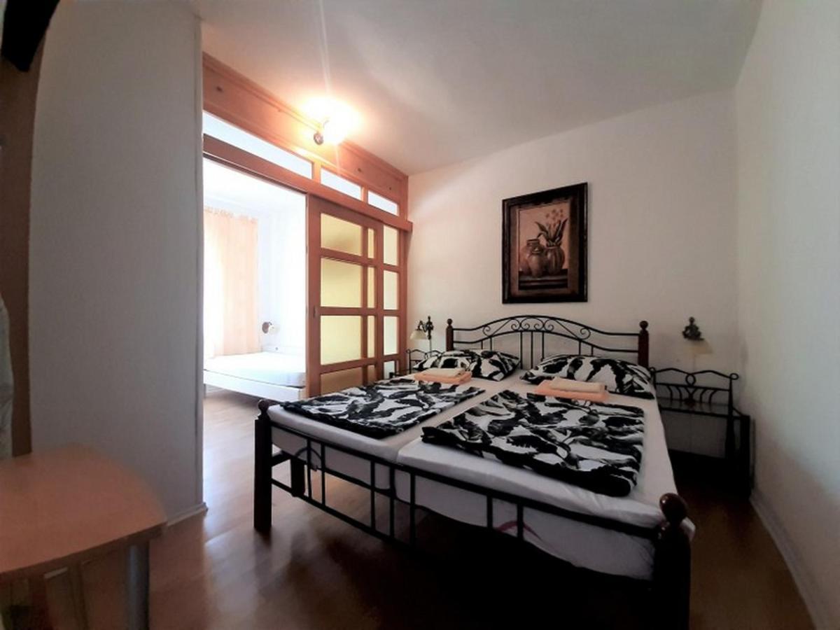 Apartments Nada Krk Town Exterior photo
