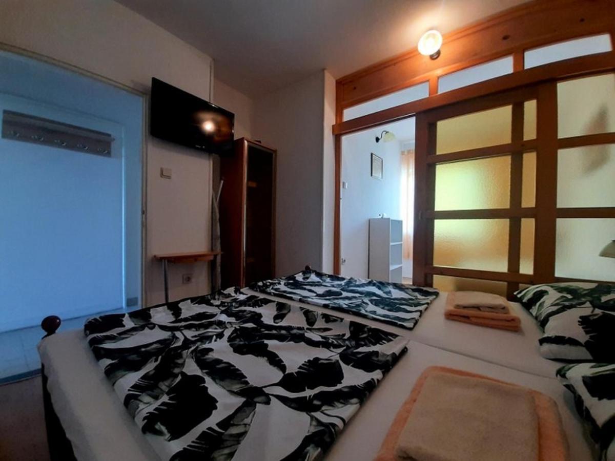 Apartments Nada Krk Town Exterior photo