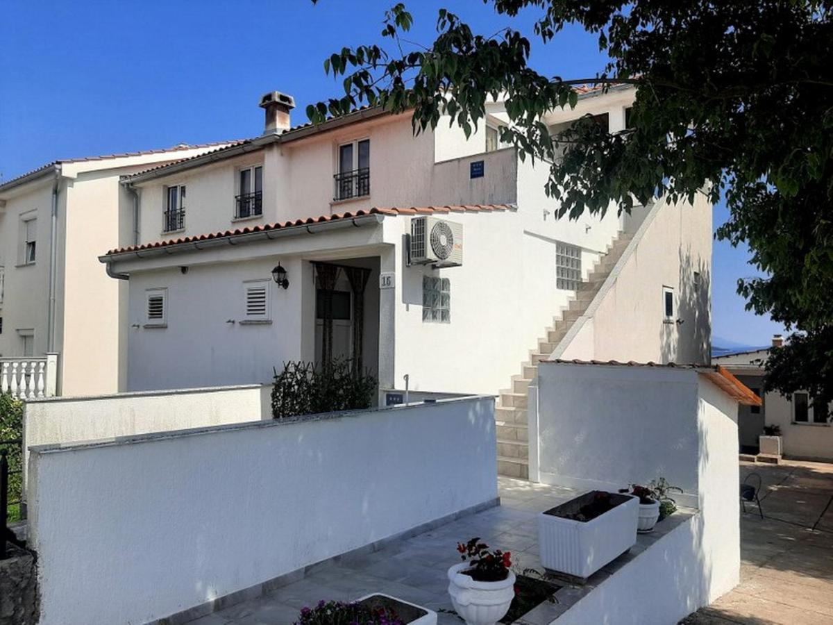 Apartments Nada Krk Town Exterior photo