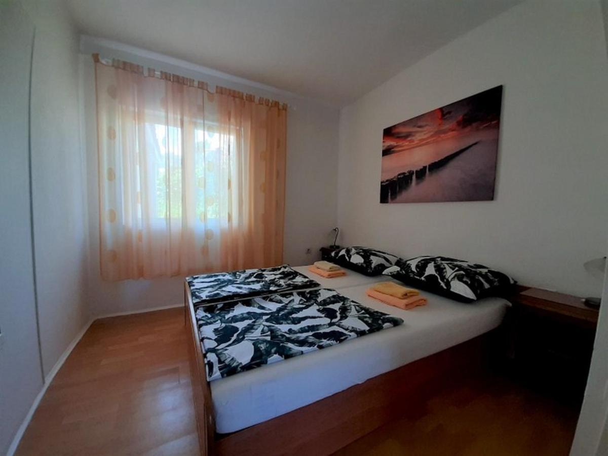 Apartments Nada Krk Town Exterior photo