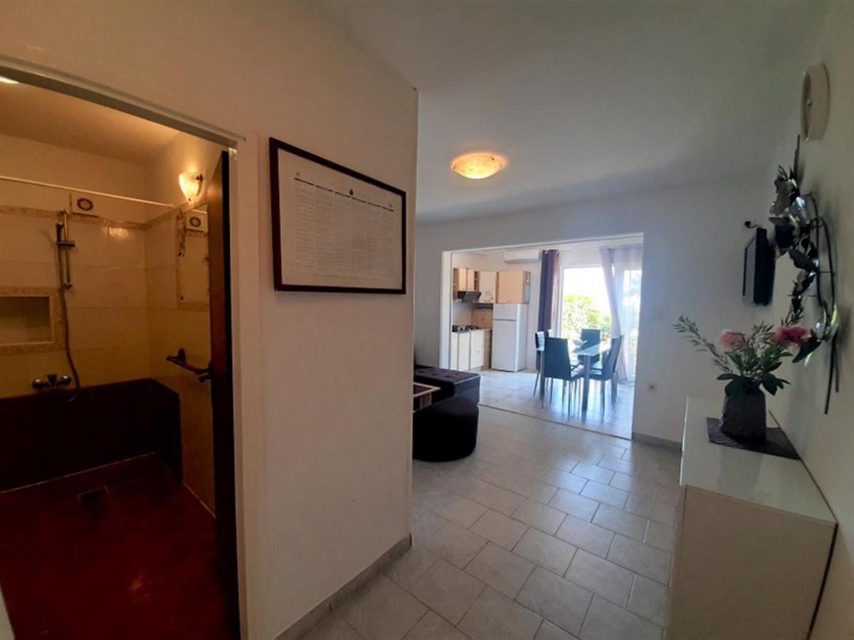 Apartments Nada Krk Town Exterior photo