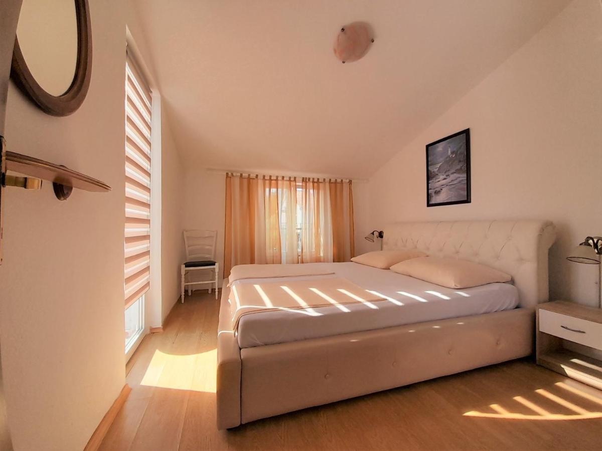 Apartments Nada Krk Town Exterior photo
