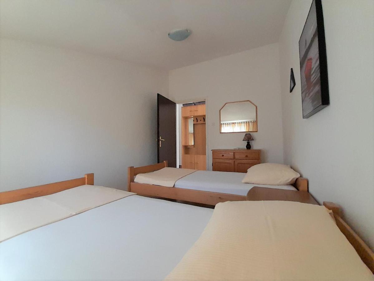 Apartments Nada Krk Town Exterior photo