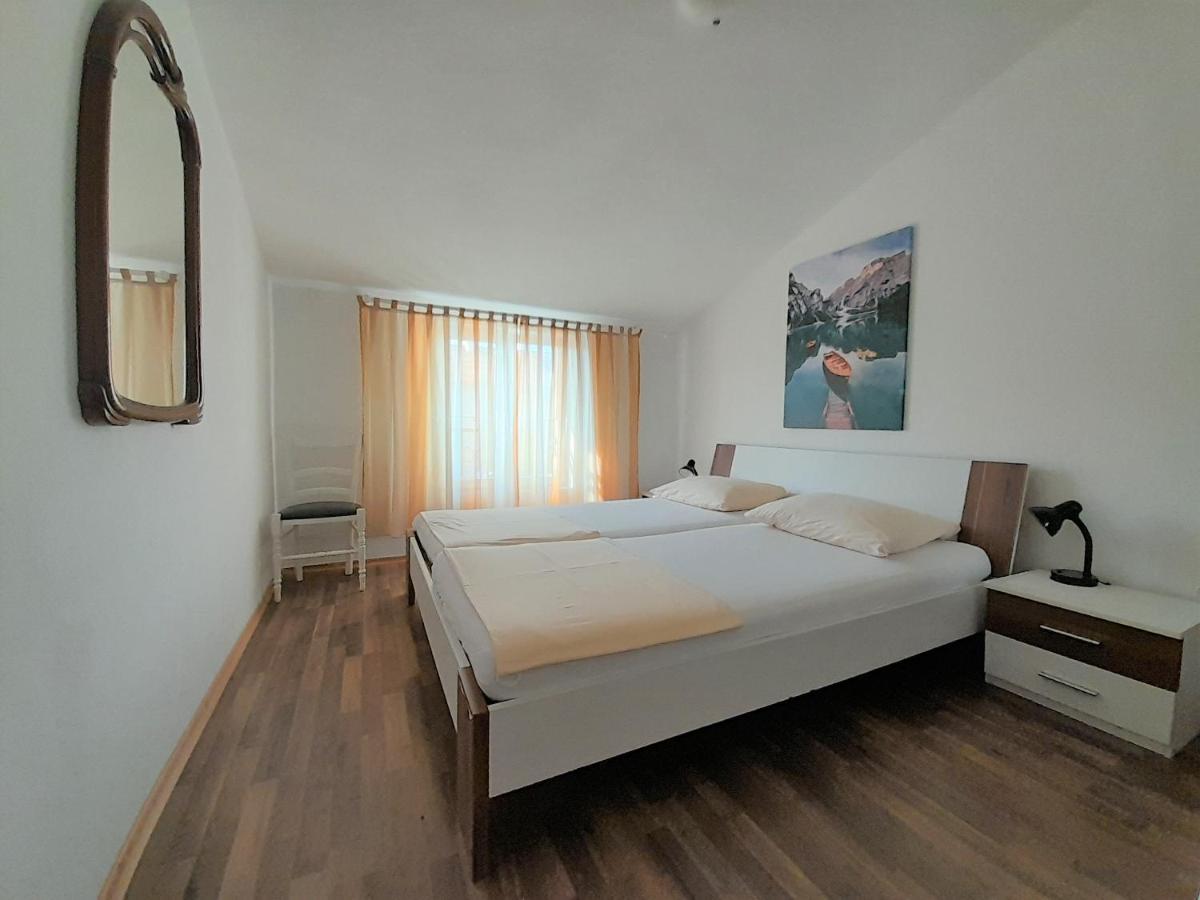 Apartments Nada Krk Town Exterior photo