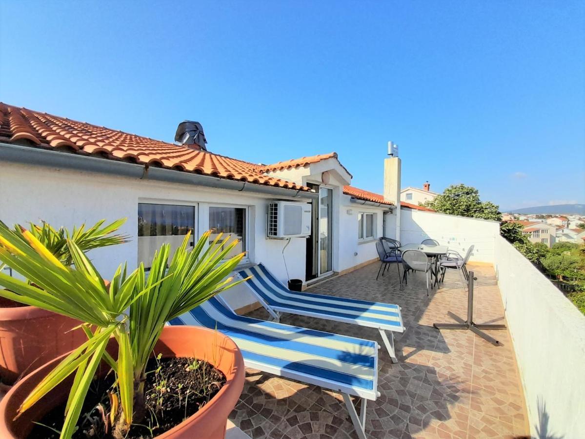 Apartments Nada Krk Town Exterior photo