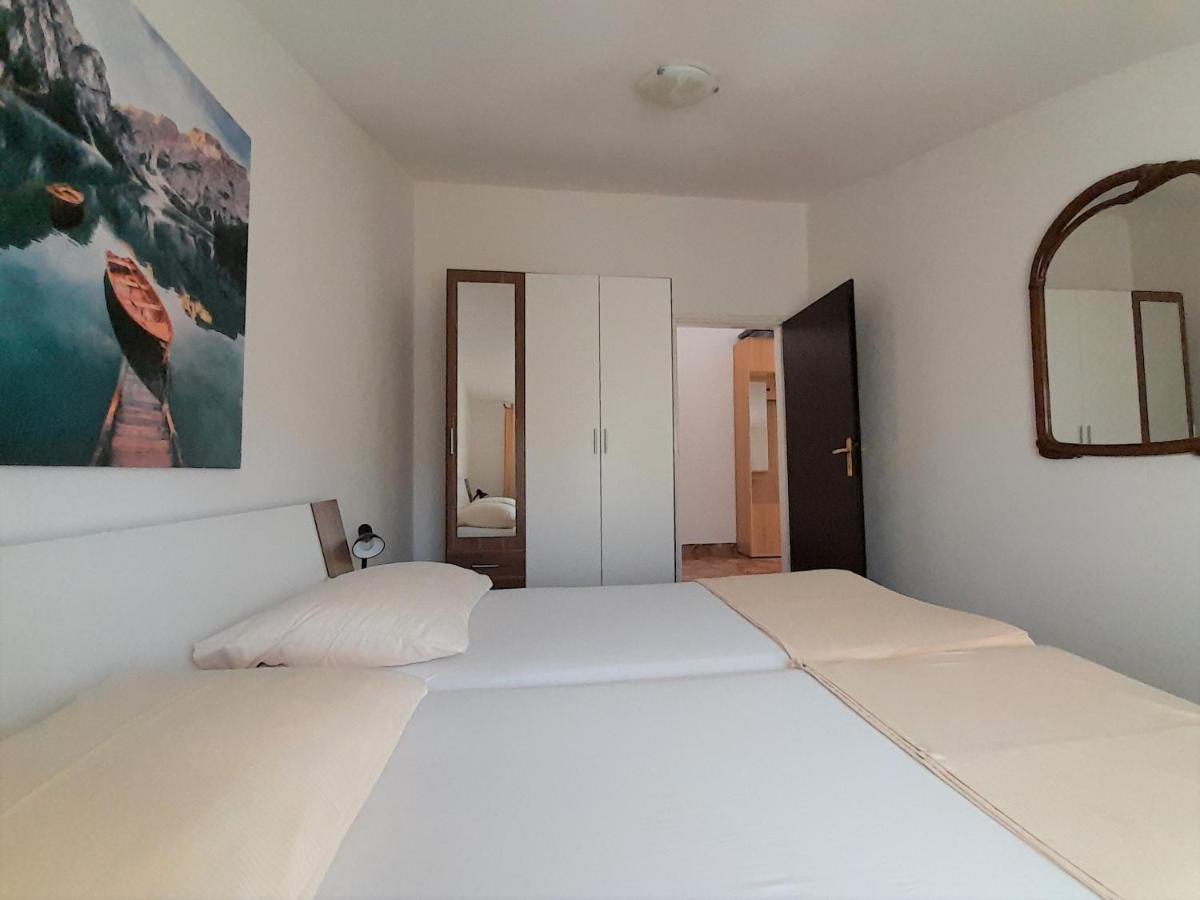 Apartments Nada Krk Town Exterior photo