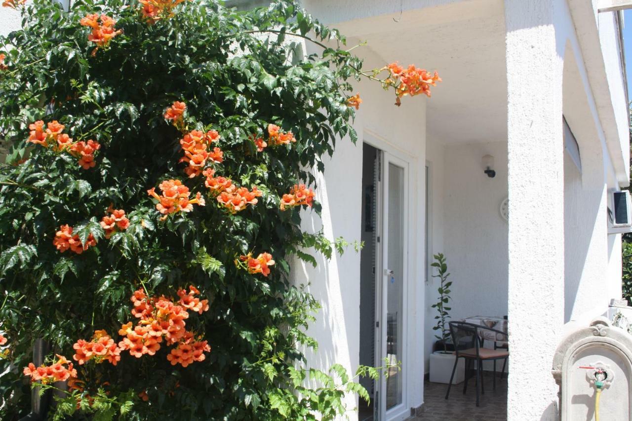Apartments Nada Krk Town Exterior photo