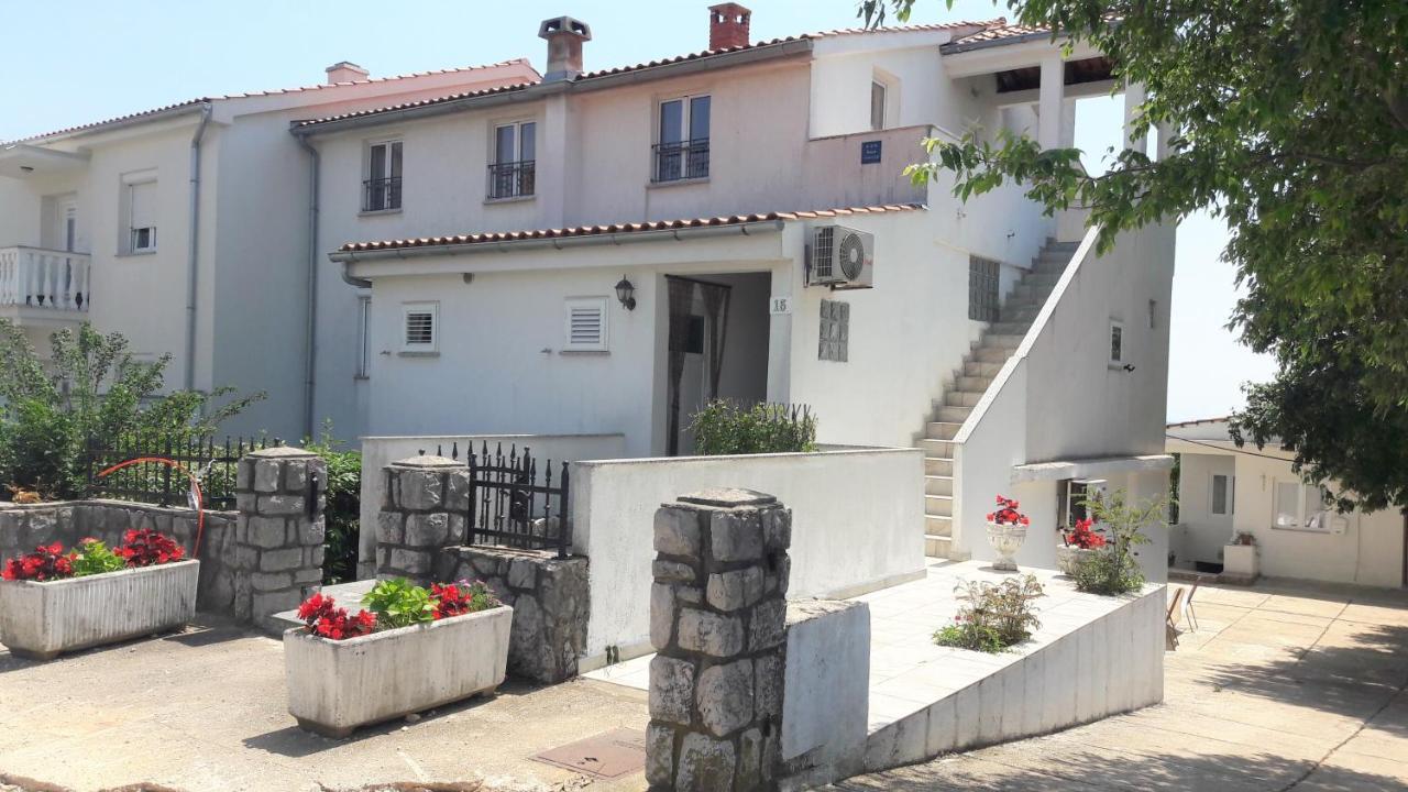 Apartments Nada Krk Town Exterior photo